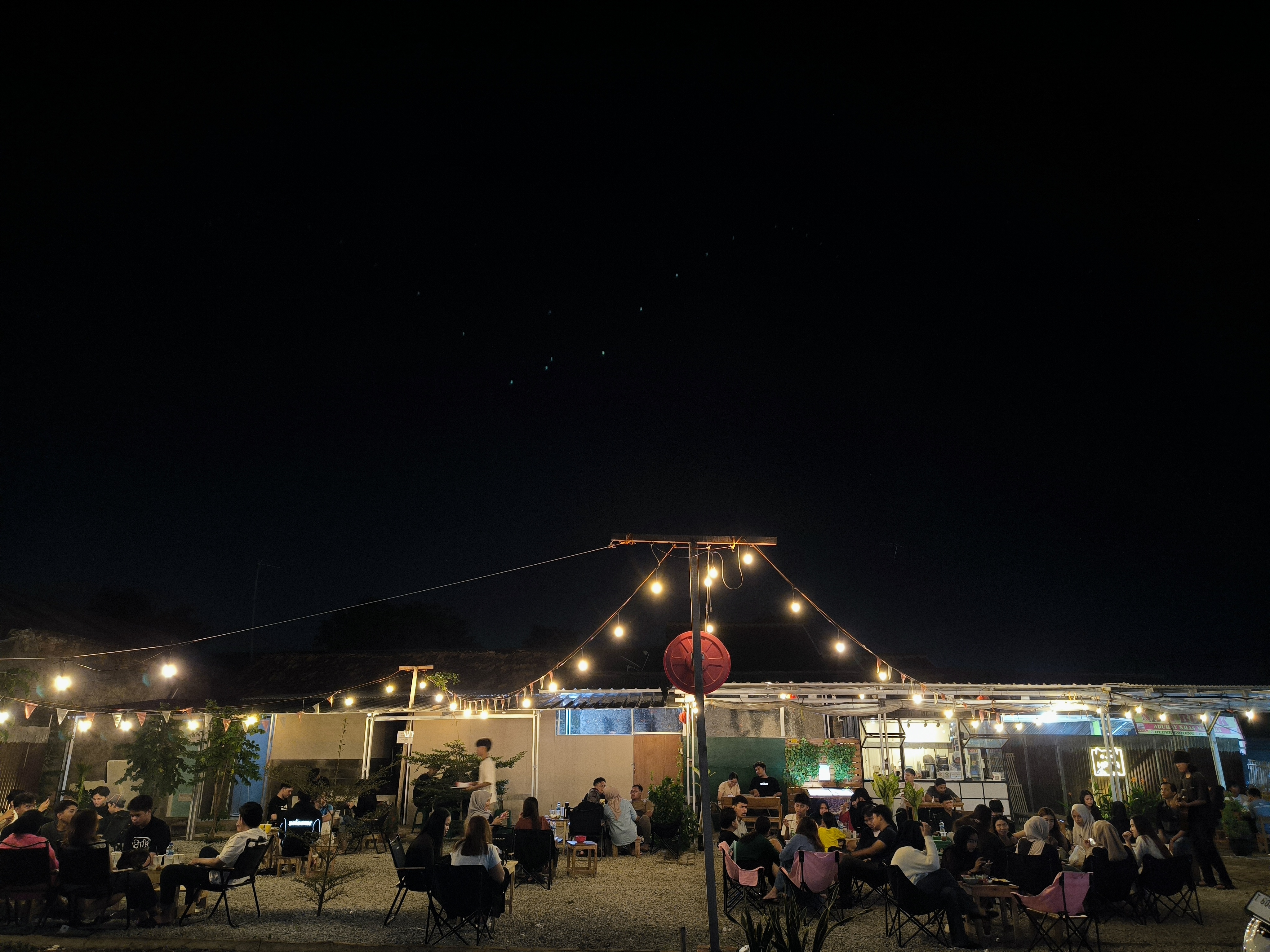 Interior kafe HAXA yang nyaman